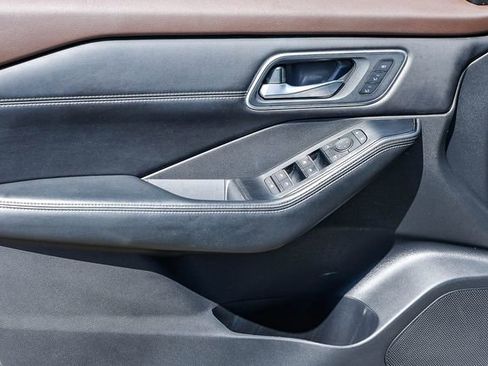 Used 2022 Nissan Rogue Platinum w/ Head-Up Display Package FWD image 25