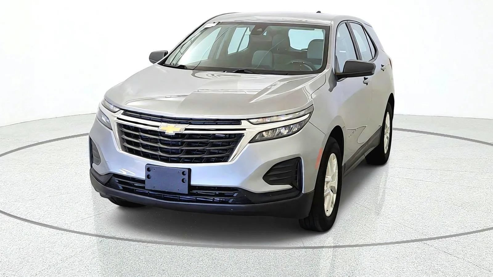 Used 2023 Chevrolet Equinox LS FWD image 3