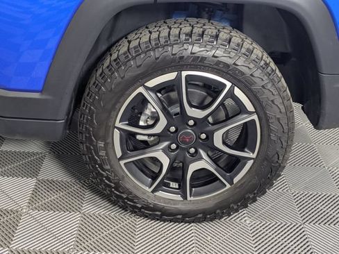 Certified 2026 Jeep Compass Trailhawk w/ Sun, Sound & Navigation Group AWD/4WD image 8