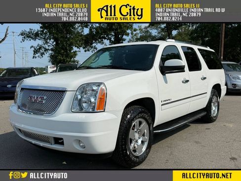 Used 2009 GMC Yukon XL Denali RWD image 3