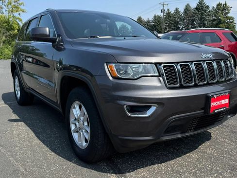 Used 2019 Jeep Grand Cherokee Laredo AWD/4WD image 14
