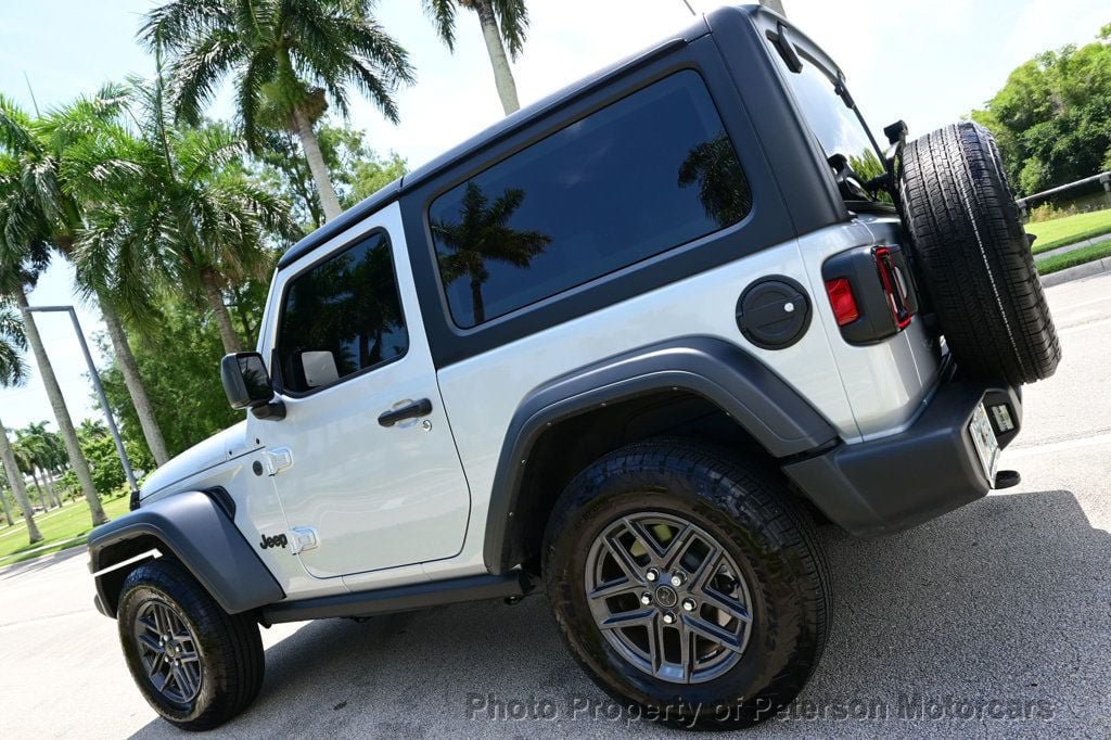 Used 2024 Jeep Wrangler Sport AWD/4WD image 7