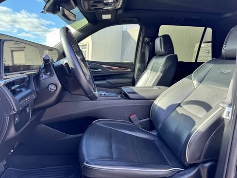 Used 2023 Cadillac Escalade Premium Luxury image 12