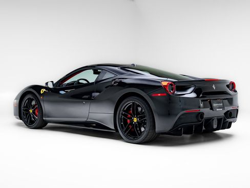 Used 2019 Ferrari 488 GTB RWD image 28