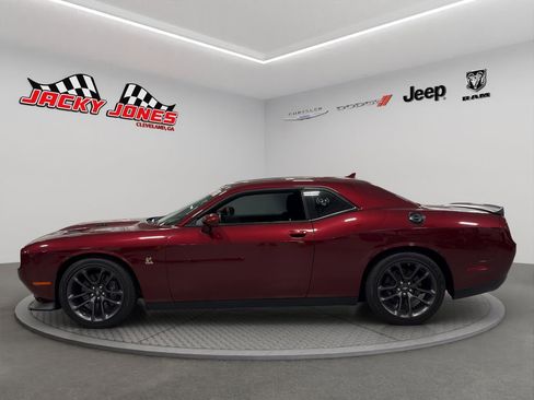 Used 2021 Dodge Challenger R/T Scat Pack image 2