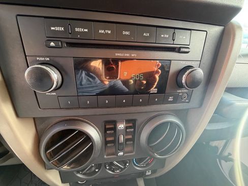 Used 2009 Jeep Wrangler Unlimited X image 19