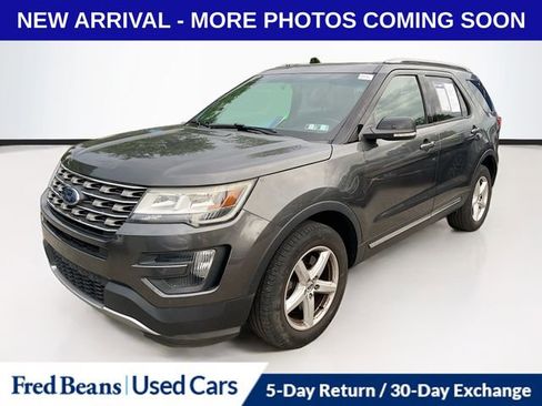 Used 2016 Ford Explorer XLT w/ Equipment Group 202A AWD/4WD image 3
