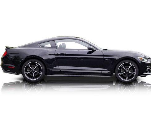 Used 2017 Ford Mustang GT Premium image 2