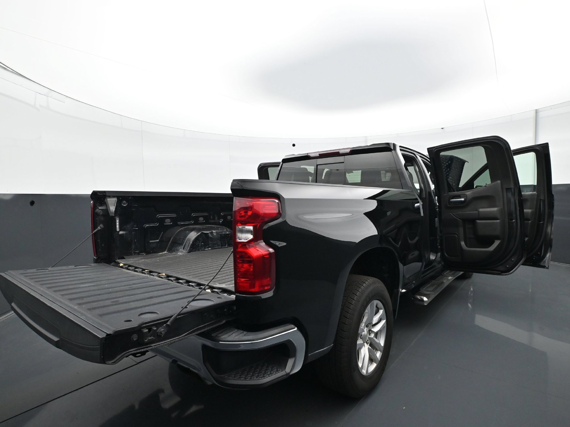 Used 2021 Chevrolet Silverado 1500 LT w/ Z71 Off-Road Package AWD/4WD image 33