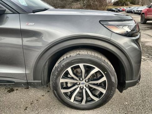 Used 2025 Ford Explorer ST-Line AWD/4WD image 21