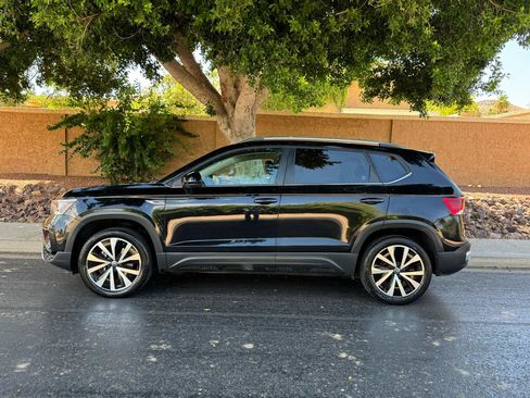 Used 2024 Volkswagen Taos SE FWD image 54