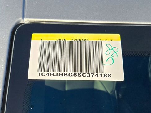 New 2025 Jeep Grand Cherokee Limited image 33