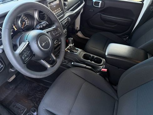 Used 2023 Jeep Wrangler Unlimited Sport image 16