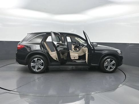Used 2019 Mercedes-Benz GLC 300 4MATIC w/ Premium Package image 33