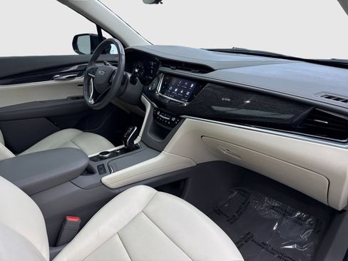 Used 2020 Cadillac XT6 Premium Luxury FWD image 43