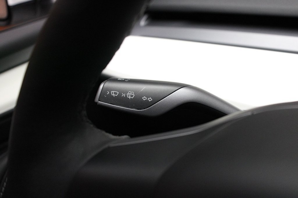 Used 2023 Tesla Model Y Long Range AWD/4WD image 40