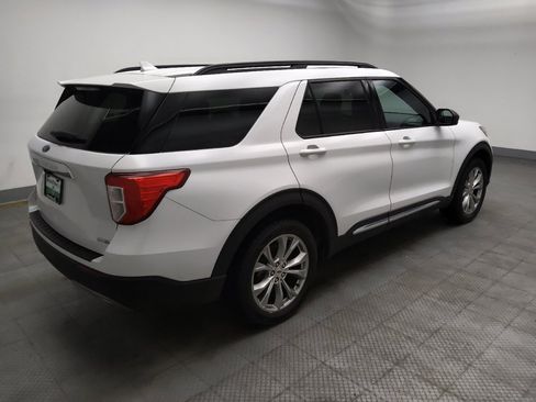 Used 2020 Ford Explorer XLT w/ Equipment Group 202A AWD/4WD image 10