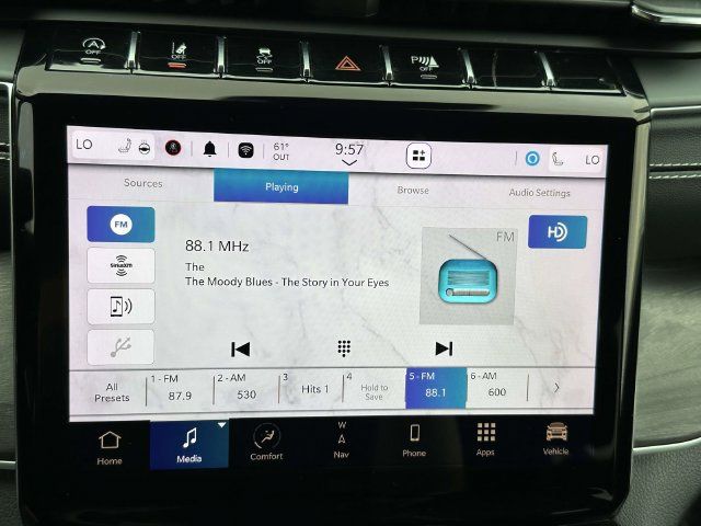 Used 2023 Jeep Grand Cherokee Limited AWD/4WD image 35