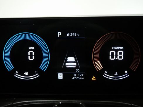 Used 2025 Hyundai Santa Fe SEL image 15