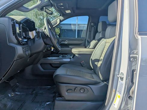 Used 2025 Chevrolet Silverado 2500 ZR2 w/ Technology Package AWD/4WD image 23