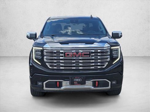 Used 2025 GMC Sierra 1500 Denali w/ Technology Package RWD image 2