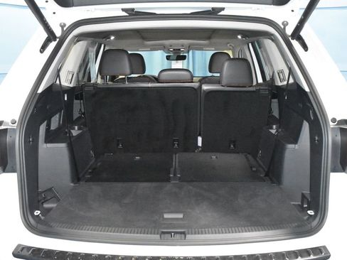 Certified 2025 Volkswagen Atlas Peak Edition SE image 23