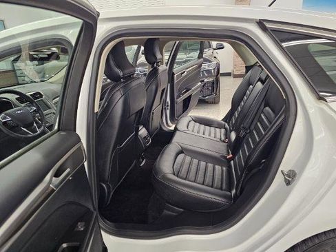 Used 2019 Ford Fusion SE FWD image 35