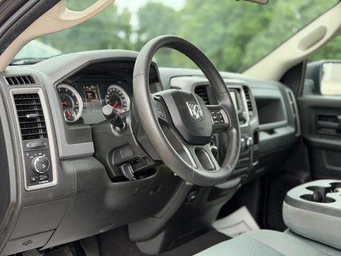 Used 2019 RAM 1500 Express w/ Express Value Package AWD/4WD image 10