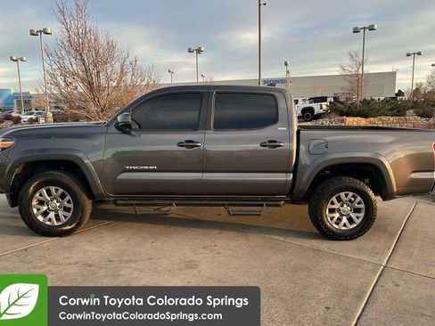 Used 2017 Toyota Tacoma SR5 w/ Tow Package image 4