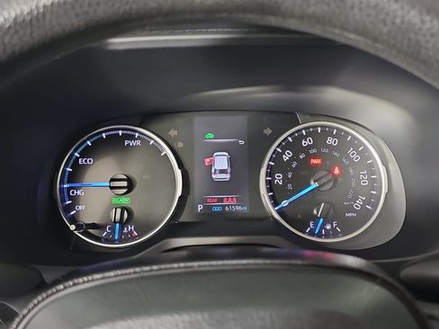 Used 2021 Toyota RAV4 LE AWD/4WD image 18