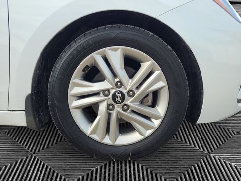 Used 2019 Hyundai Elantra SEL w/ Cargo Package FWD image 16