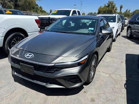 Used 2024 Hyundai Elantra SEL FWD image 32
