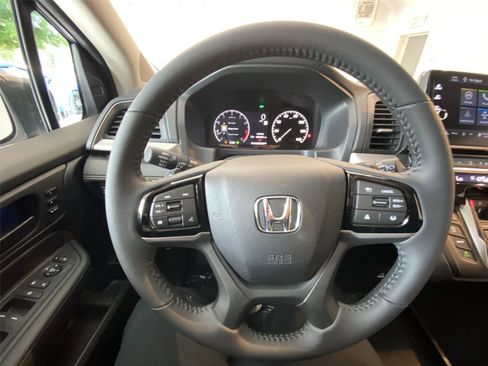 New 2025 Honda Odyssey EX-L image 11