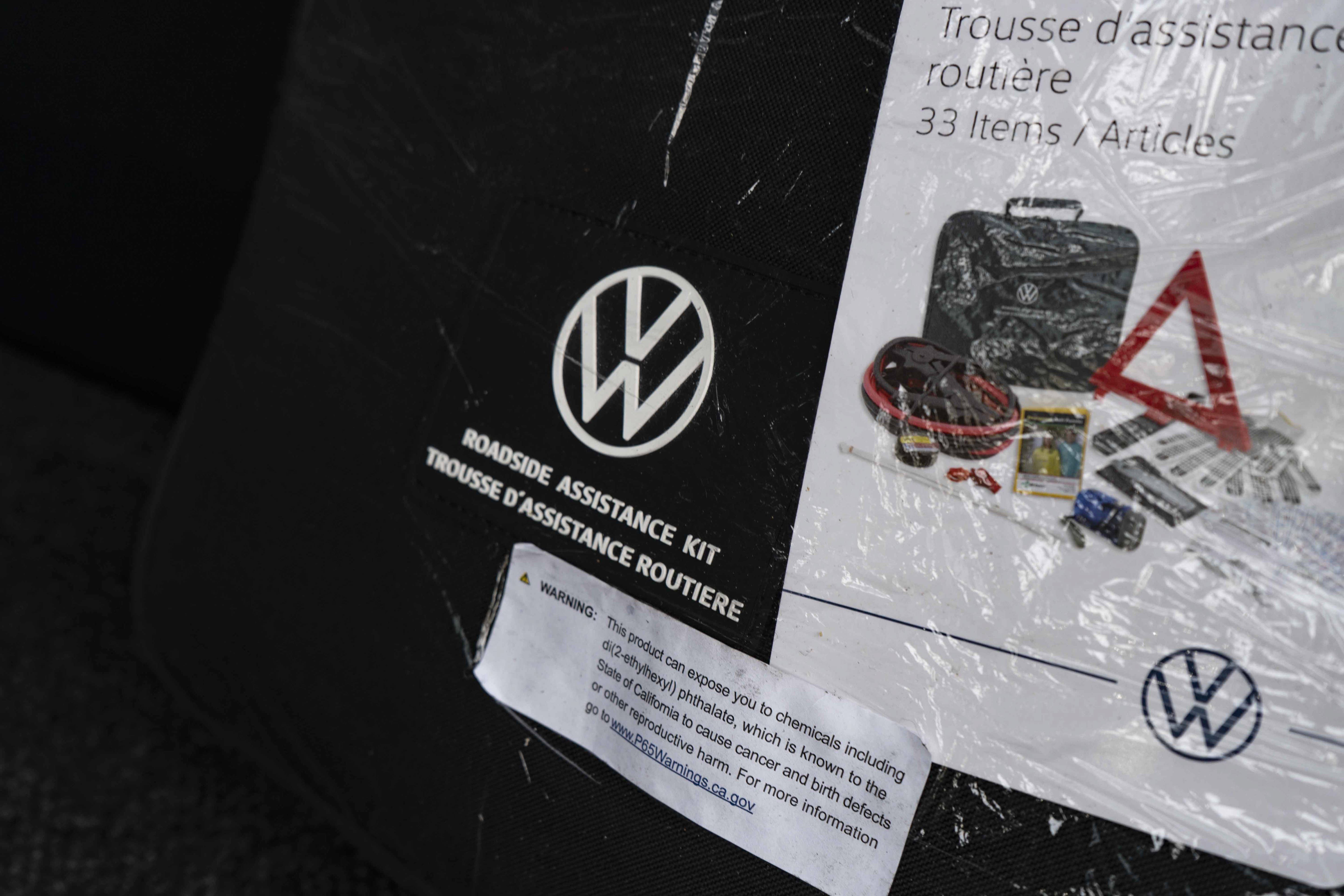 Certified 2024 Volkswagen Atlas Cross Sport SE FWD image 36