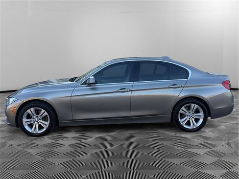 Used 2017 BMW 330i xDrive Sedan AWD/4WD image 2