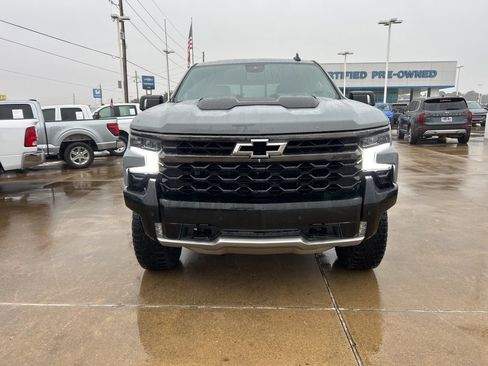 Used 2025 Chevrolet Silverado 1500 ZR2 w/ Technology Package image 3