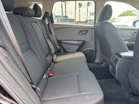 Used 2023 Nissan Rogue S FWD image 10