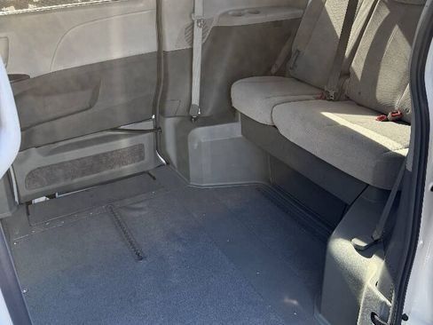 Used 2016 Toyota Sienna LE FWD image 22