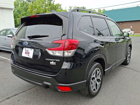 Certified 2024 Subaru Forester Premium AWD/4WD image 6
