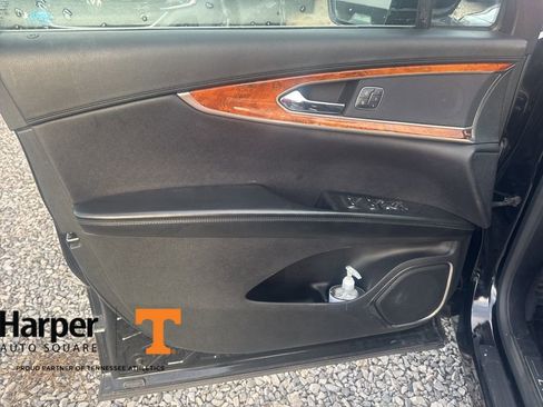 Used 2016 Lincoln MKX Reserve w/ Climate Package image 19