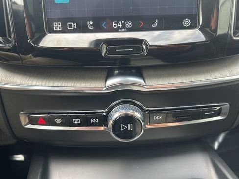 Used 2025 Volvo XC60 B5 Plus w/ Climate Package image 25