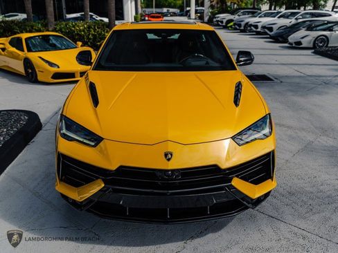 Used 2023 Lamborghini Urus S image 9