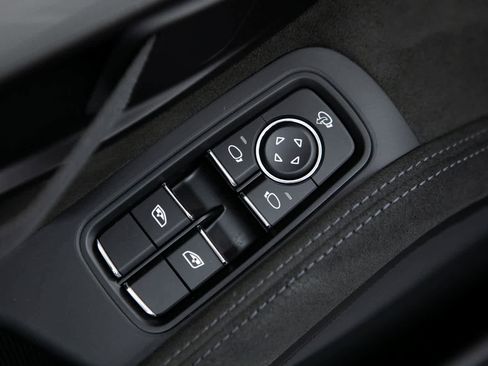 Certified 2022 Porsche 718 Boxster Spyder image 17