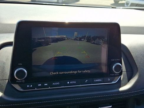 Used 2025 Nissan Rogue SV AWD/4WD image 17