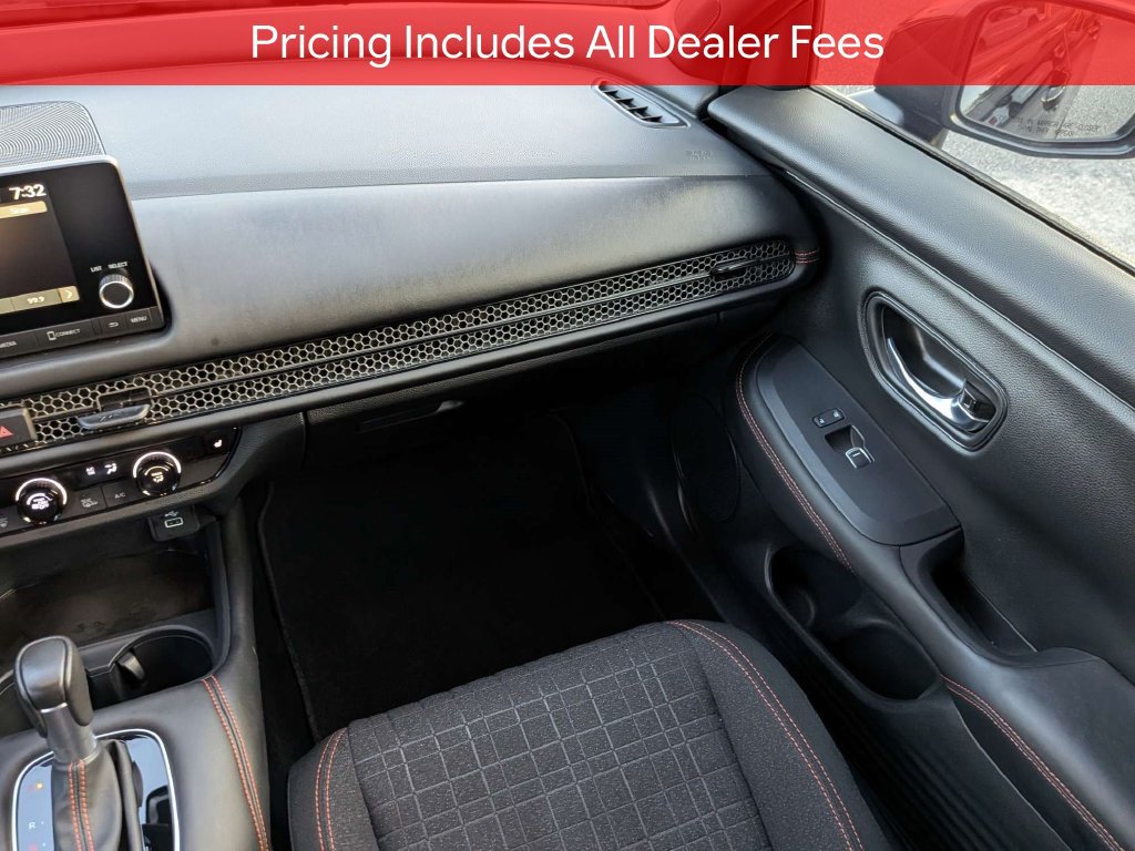 Used 2025 Honda HR-V Sport image 17