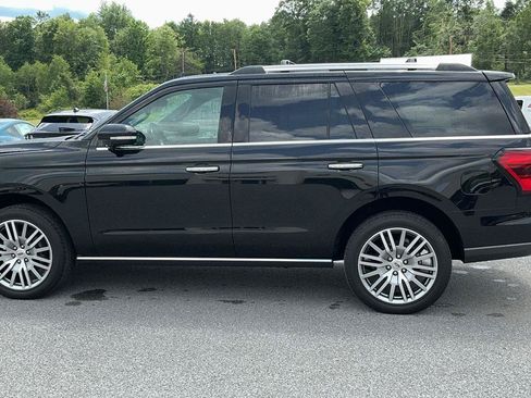 Certified 2023 Ford Expedition Limited AWD/4WD image 9