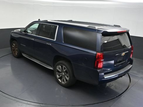 Used 2019 Chevrolet Suburban Premier RWD image 17