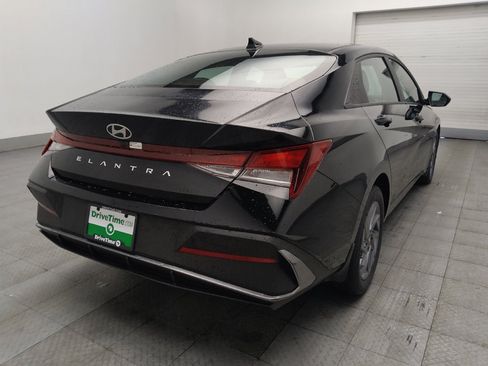 Used 2024 Hyundai Elantra SEL FWD image 9