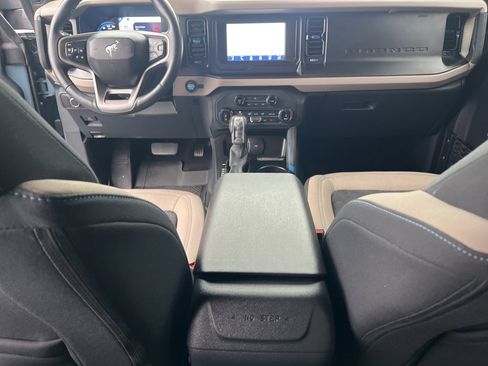 Used 2022 Ford Bronco Wildtrak image 13