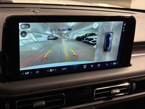 New 2027 Lincoln Aviator AWD image 30